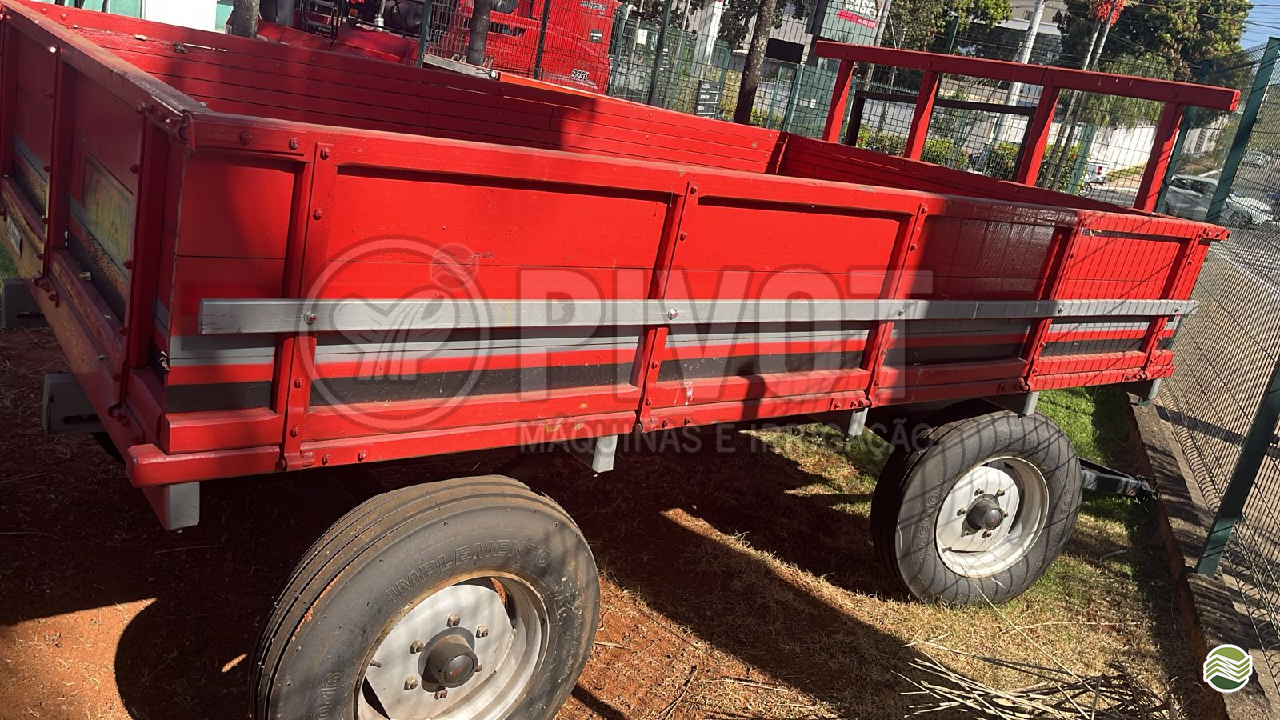IMPLEMENTOS AGRICOLAS CARRETA AGRÍCOLA CARRETA CARROCERIA Pivot Máquinas - Case  GOIANIA GOIAS GO